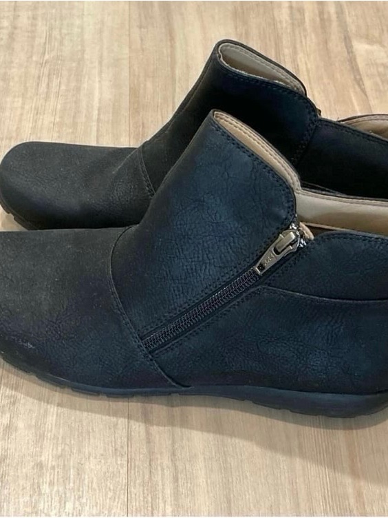Easy Spirit Women's Black Booties Side Zipper Size 7.5
